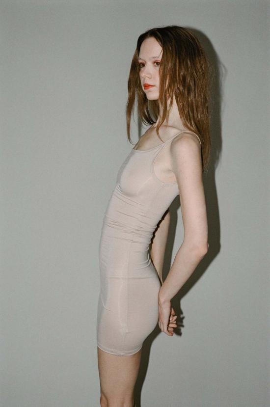  베이스레인지 숏 원피스 슬립 드레스 햅틱 - BASERANGE