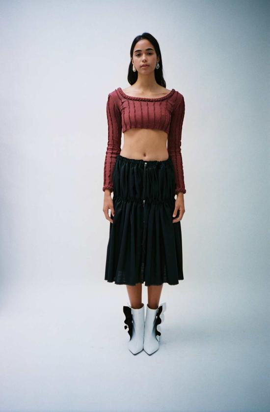  Helena Manzano 긴팔 티셔츠 헬레나 만자노 브레이디드 3D 스트라이프 크롭 탑 버건디 - OTHER BRANDS