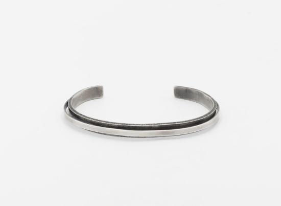 타이틀 오브 워크 팔찌 작품명: 6.5mm 오버레이 커프 694 브레이슬릿