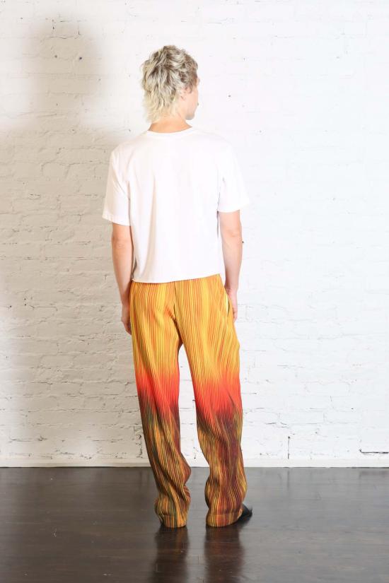 26SS 이세이 미야케 스트레이트 팬츠 Homme Plisse Issey Miyake 페인트 브러시 클로즈업  오렌지 - ISSEY MIYAKE