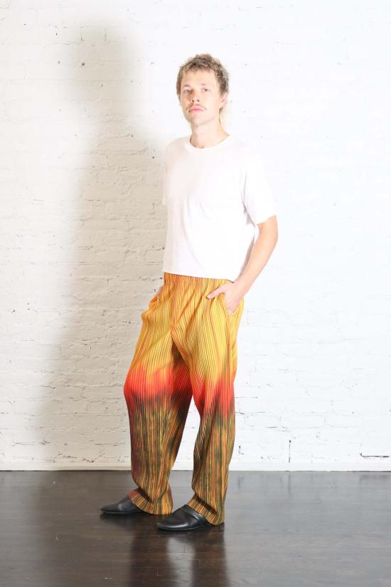 26SS 이세이 미야케 스트레이트 팬츠 Homme Plisse Issey Miyake 페인트 브러시 클로즈업  오렌지 - ISSEY MIYAKE