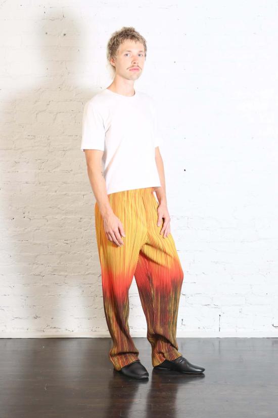26SS 이세이 미야케 스트레이트 팬츠 Homme Plisse Issey Miyake 페인트 브러시 클로즈업  오렌지
