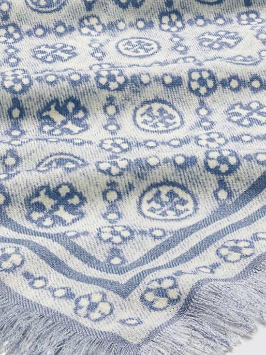 26FW 토리버치 T 모노그램 플로럴 오블롱 스카프 181355 400 Blue - TORY BURCH