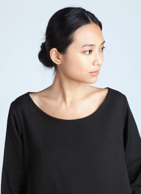  카렘 미디 원피스 Kaarem Mun 와이드 넥 사이드 슬릿 탑 - KAAREM