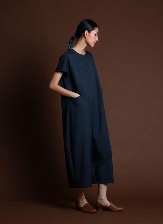  카렘 점프수트 Kaarem Dahlia Pleatstay 포켓 Onesie 다크 블루 - KAAREM