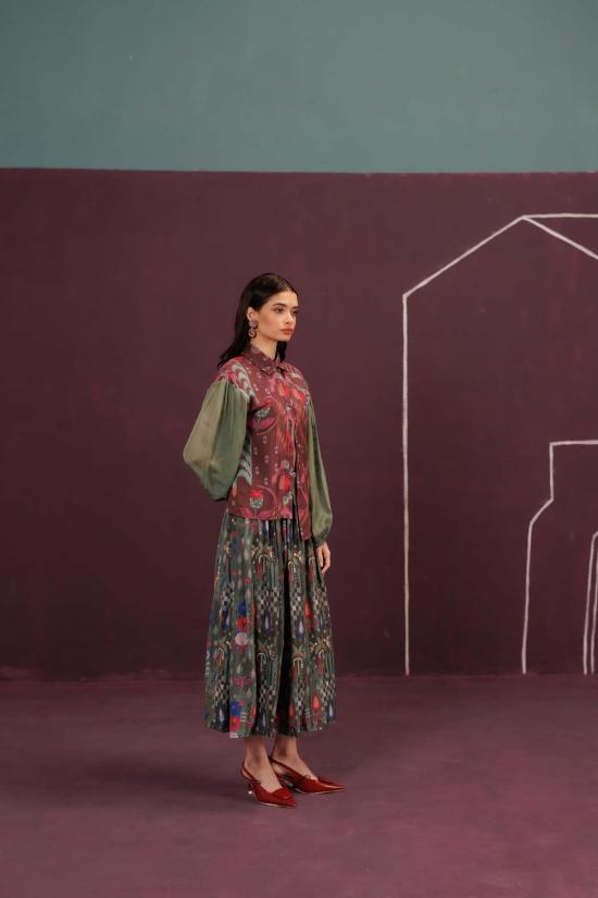  Maison Qala 롱 스커트 메종 칼라 플리츠 버스 스커트 올리브 - OTHER BRANDS