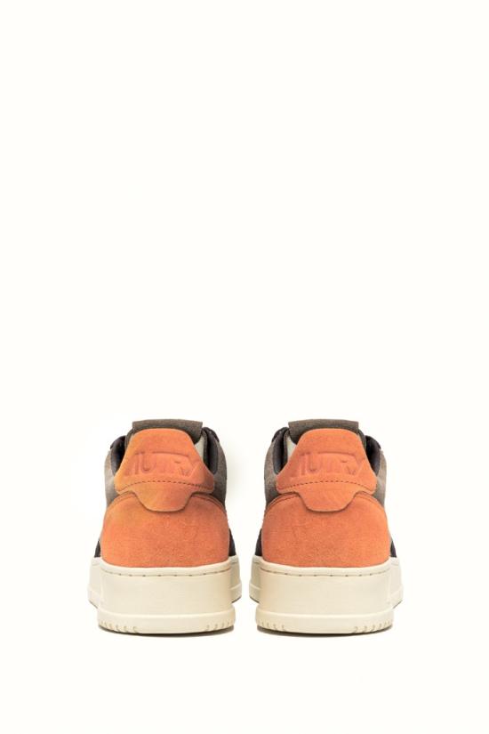 25FW 오트리 메달리스트 로우 스니커즈 AULM TS21MOKA FANTA White - AUTRY
