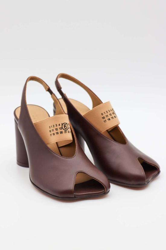  마르지엘라 샌들 메종  MM6 힐  브라운 - MAISON MARGIELA