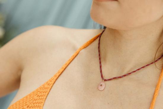  시에라 윈터 주얼리 목걸이/팬던트 젬드롭 코드 목걸이 마룬 - SIERRA WINTER JEWELRY