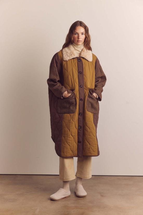  아멘테 코트 패치 퀼팅 울 블렌드 탈착식 퍼 칼라  (멀티 컬러) - AMENTE