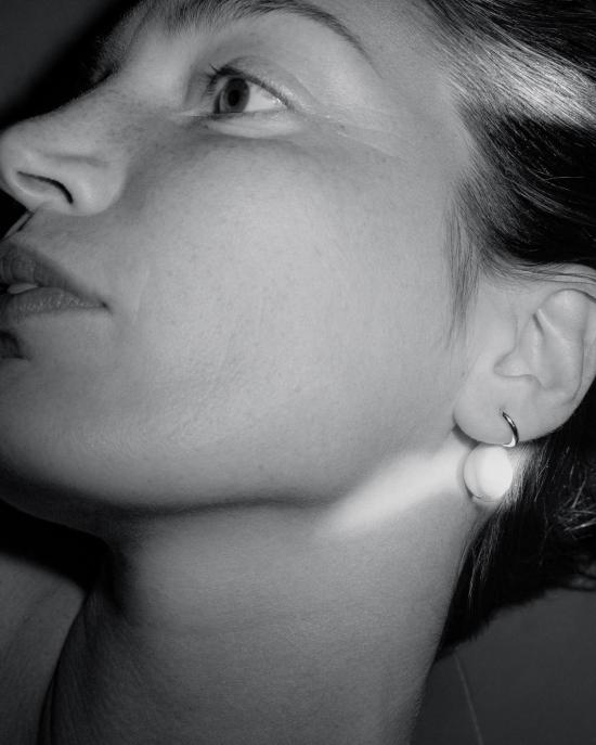  산탄젤로 이어링 바바 귀걸이 화이트 자개 소용돌이 무늬 - SANTANGELO