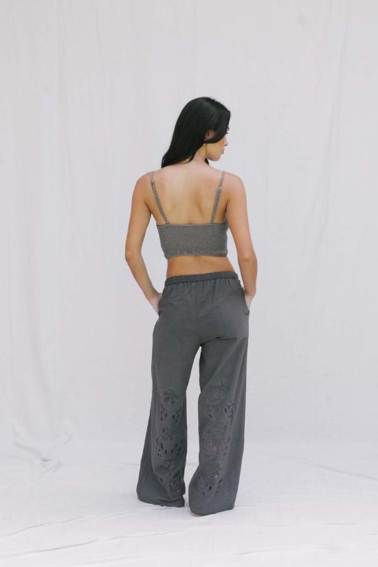  앳 던 브라 새벽에. 긴 탑 - AT DAWN.