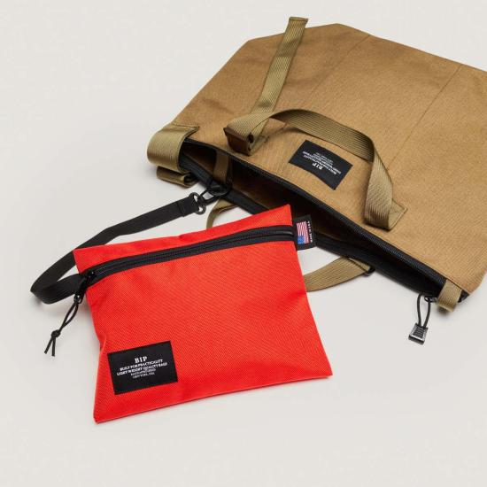  백스 인 프로그레스 더플백 Bags In Progress 트래블러 더플 스몰 카키 - BAGS IN PROGRESS