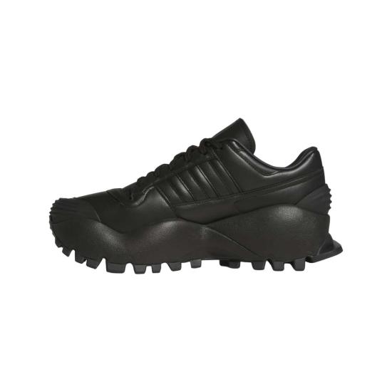  아디다스 스니커즈 X 윌리 차바리아 포럼 컴뱃  블랙/카본 - ADIDAS