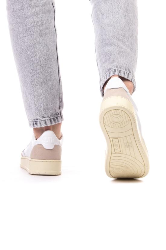  오트리 메달리스트 로우 스니커즈 AULM LS33 2LEAT SUEDE WHT Neutrals - AUTRY
