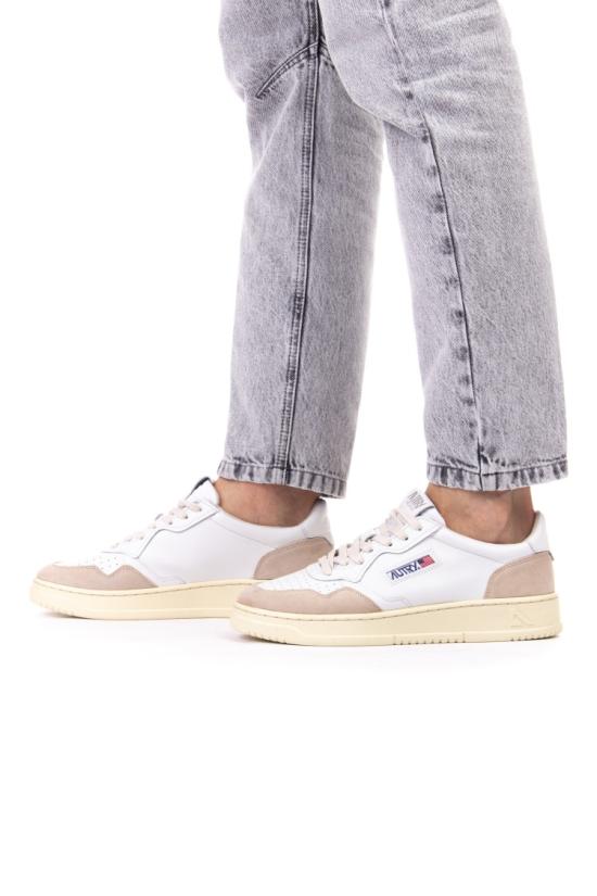  오트리 메달리스트 로우 스니커즈 AULM LS33 2LEAT SUEDE WHT Neutrals - AUTRY