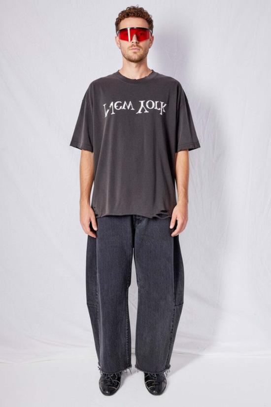  어셈블리 뉴욕 반팔 티셔츠 조립 워시드 블랙 디스트레스드 뉴욕 로고 티셔츠 - ASSEMBLY NEW YORK