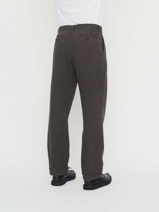  한센 가먼츠 스트레이트 팬츠 수네 플리츠 팬츠 브라운 핀스트라이프 - HANSEN GARMENTS