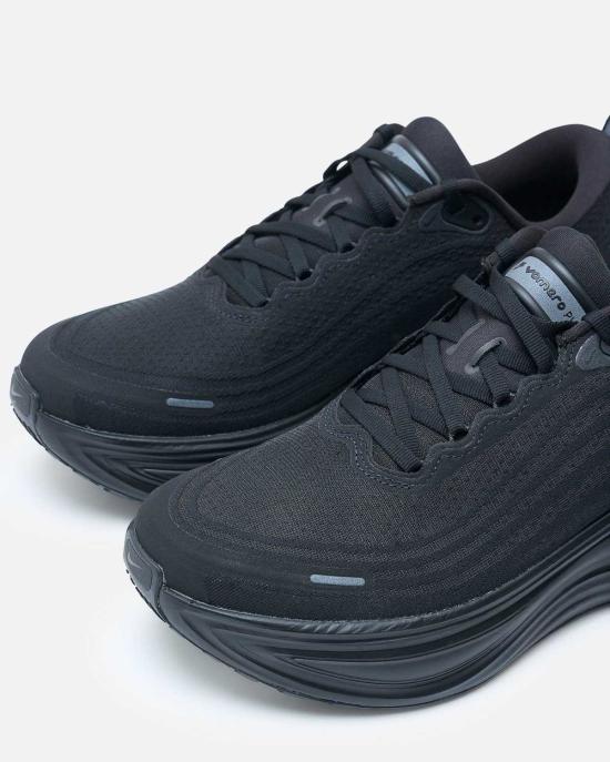 나이키 스니커즈 보메로 플러스 QS  블랙 - NIKE