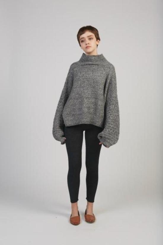  울 하이드 터틀넥 튤립 슬리브 스웨터 차콜 - WOL HIDE