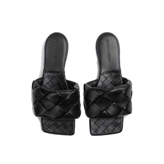  보테가베네타 샌들 보테가 베네타 램 레더 플랫  블랙 - BOTTEGA VENETA