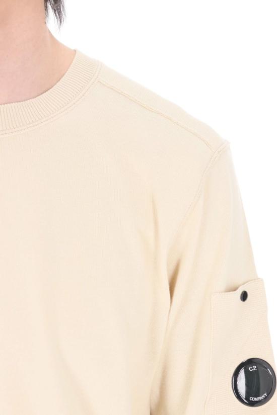 26SS 씨피 컴퍼니 코튼 씨 아일랜드 크루넥 렌즈 스웨터 20CMKN102A 110560A114 Neutrals - C.P. COMPANY