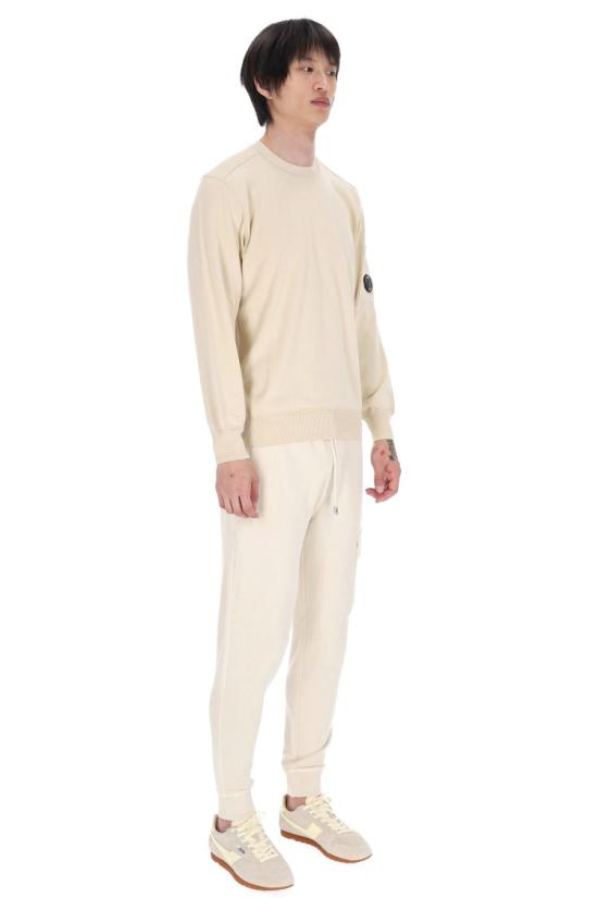 26SS 씨피 컴퍼니 코튼 씨 아일랜드 크루넥 렌즈 스웨터 20CMKN102A 110560A114 Neutrals - C.P. COMPANY