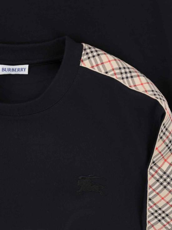 26FW 버버리 체크 트리밍 코튼 티셔츠 8106248A1189 Black - BURBERRY