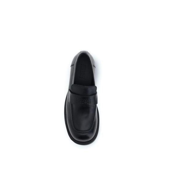  MM6 메종마르지엘라 로퍼 Mm6 메종 마르지엘라 송아지 가죽 보스 타우러스 슬립온  블랙 - MM6 MAISON MARGIELA