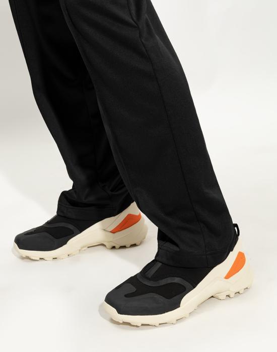  와이쓰리 스니커즈 Y 3 테렉스 스위프트 R3 GTX  블랙 - Y-3