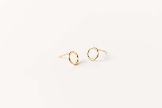  쉬나 마샬 주얼리 이어링 마고 쁘띠 서클 스터드 | 골드 필드 - SHEENA MARSHALL JEWELRY