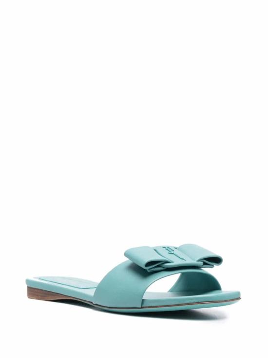  살바토레 페라가모 샌들 페라가모 엠보싱 리본 디테일  블루 - SALVATORE FERRAGAMO