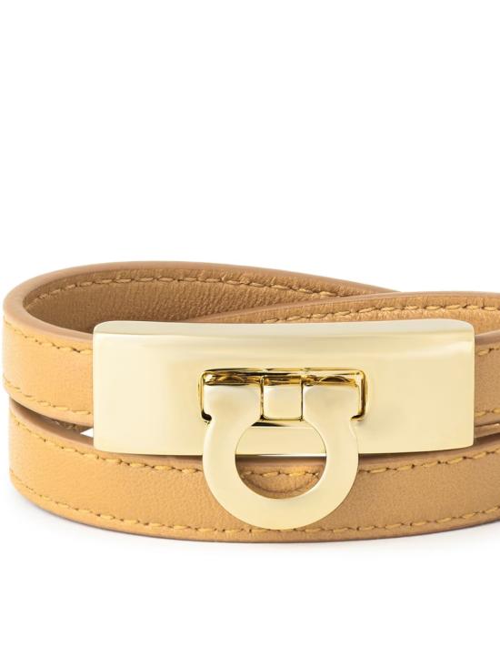  살바토레 페라가모 팔찌 페라가모 허그 간치니 로고 브레이슬릿 베이지 - SALVATORE FERRAGAMO