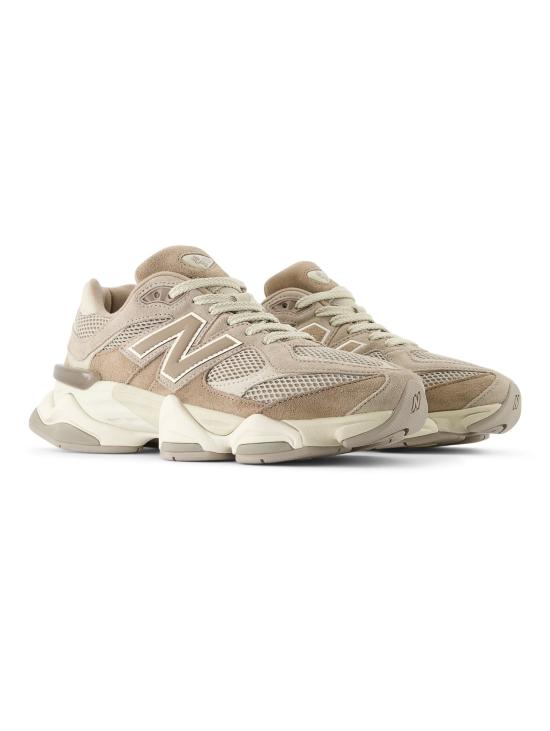 26FW 뉴발란스 스니커즈 da Donna Futuristica 9060 베이지 - NEW BALANCE