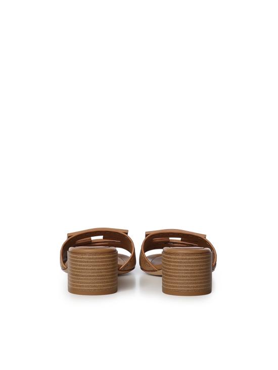 26FW 펜디 샌들 8R8862 AQY2F1WYD BROWN - FENDI