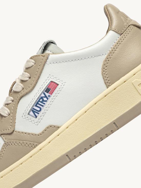 26FW 오트리 메달리스트 로우 스니커즈 AULM WB67 Beige - AUTRY