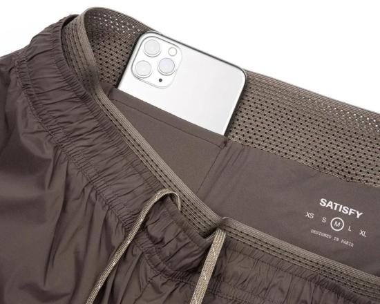  새티스파이 숏팬츠 Satisfy Tech Silk™ 8인치 반바지 퀵샌드 - SATISFY