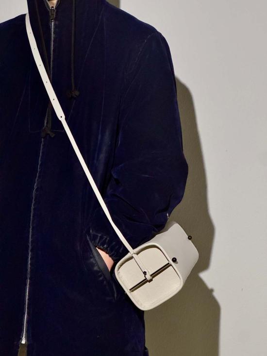 Dotlinesurface 크로스백 도트라인 표면 두부 봉투 - OTHER BRANDS