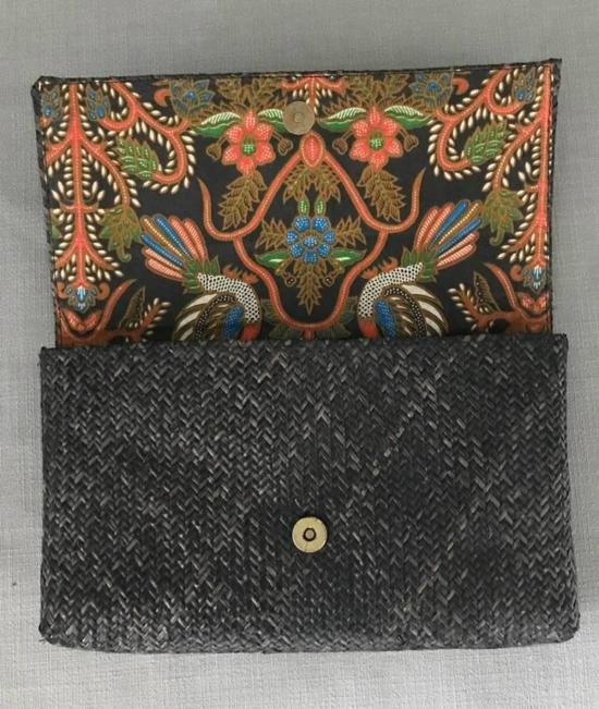  The Winding Road 클러치/파우치 와인딩 로드 라탄 클러치 (바틱 프린트 안감) - OTHER BRANDS