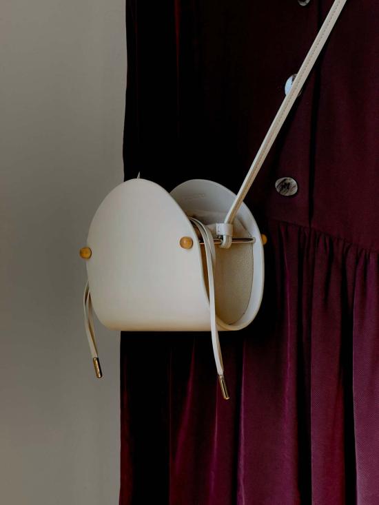  Dotlinesurface 크로스백 점선 표면 타코 백 모래눈 - OTHER BRANDS