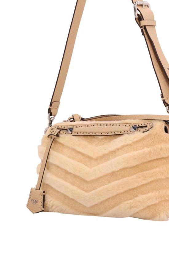 26FW 펜디 바이 더 웨이 소프트 미디움 백 8BL155AYD1 - FENDI