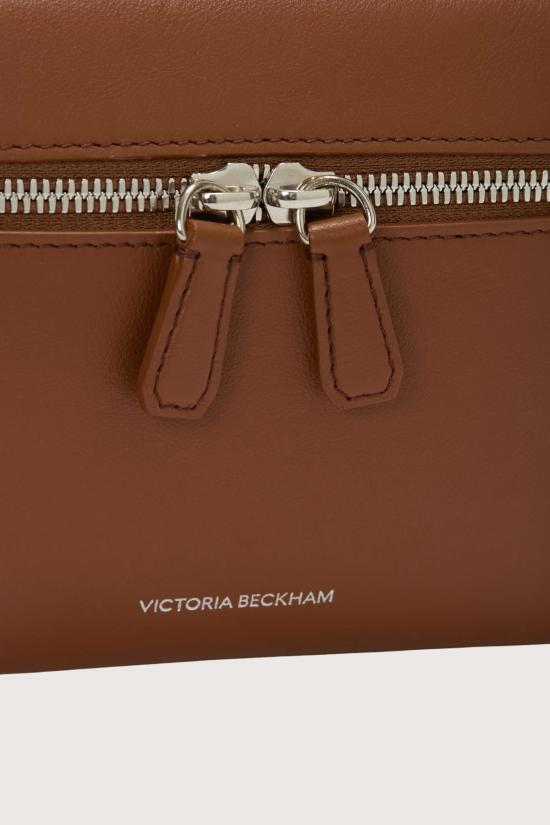  빅토리아 베컴 크로스백 베니티 크로스바디 백 (탠 색상) - VICTORIA BECKHAM