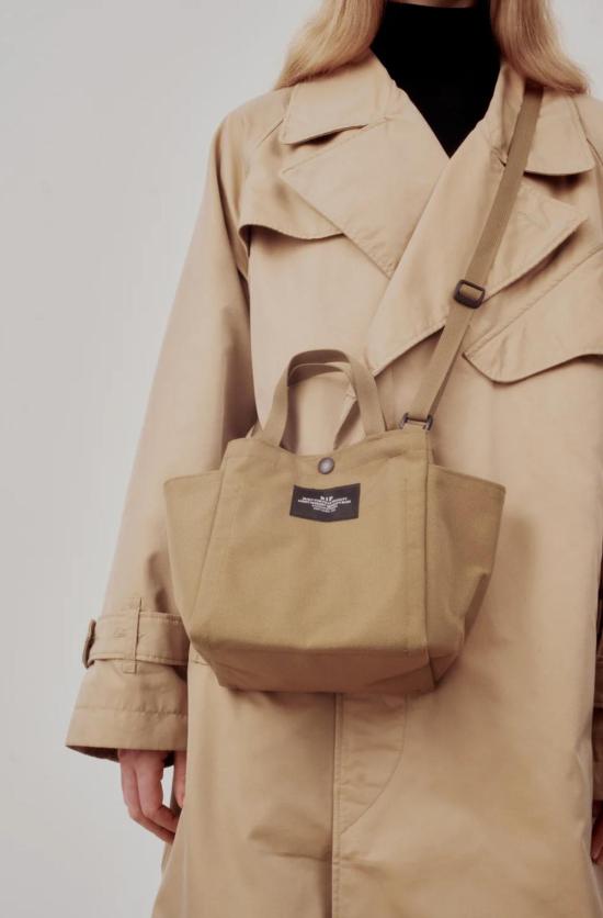 백스 인 프로그레스 토트백 Bags In Progress 소형 사이드 포켓 백 카키색 - BAGS IN PROGRESS