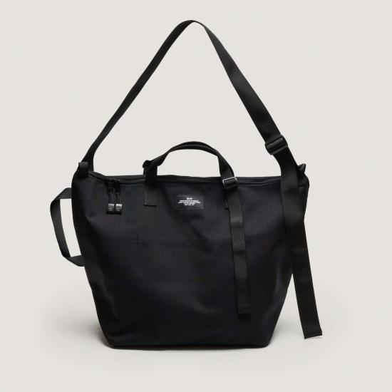  백스 인 프로그레스 숄더백 Bags In Progress 트래블러 더플백 (중형, 블랙)
