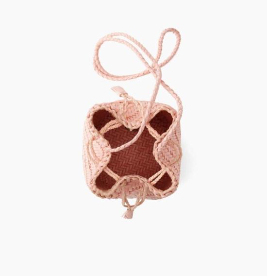  lavie LA 크로스백 드래곤 디퓨전 폼폼 백 파스텔 핑크 - OTHER BRANDS
