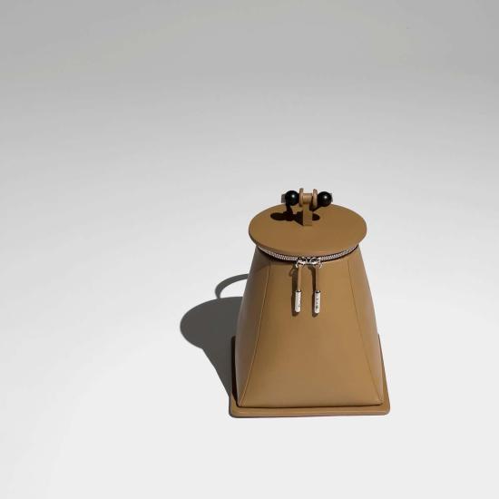  Dotlinesurface 토트백 도트라인서페이스 타워 백 카라멜 - OTHER BRANDS