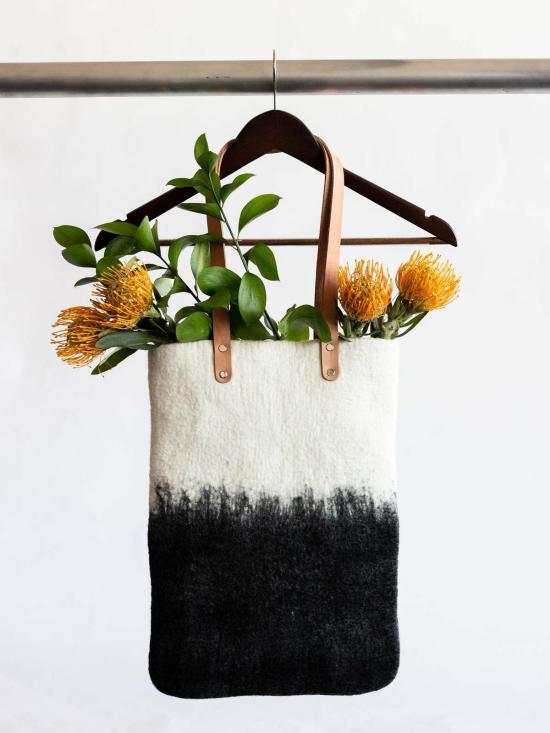  Kanju Interiors 숄더백 칸주 인테리어 이클립스 핸드펠트 울 - OTHER BRANDS