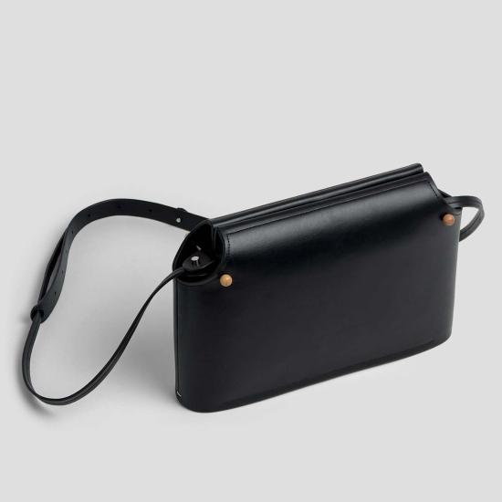  Dotlinesurface 크로스백 도트라인서페이스 018 모뉴먼트 크로스바디 백 - OTHER BRANDS