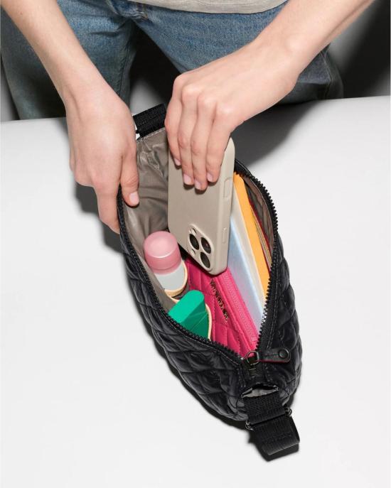 엠지 월리스 숄더백 Mz Wallace Metro Smile Bag Black - MZ WALLACE