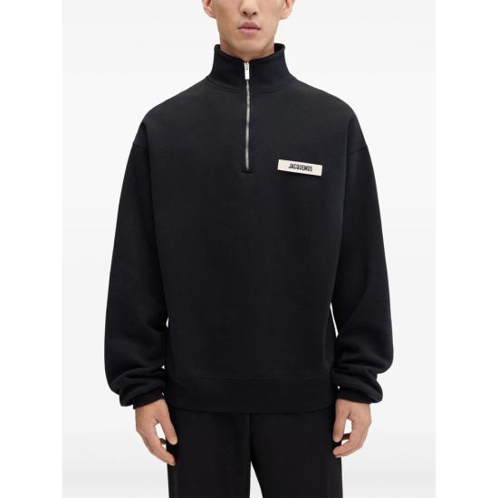 26FW 자크뮈스 하프 집업 스웨트 셔츠 SSM00313 AJ00174 990 BLACK - JACQUEMUS